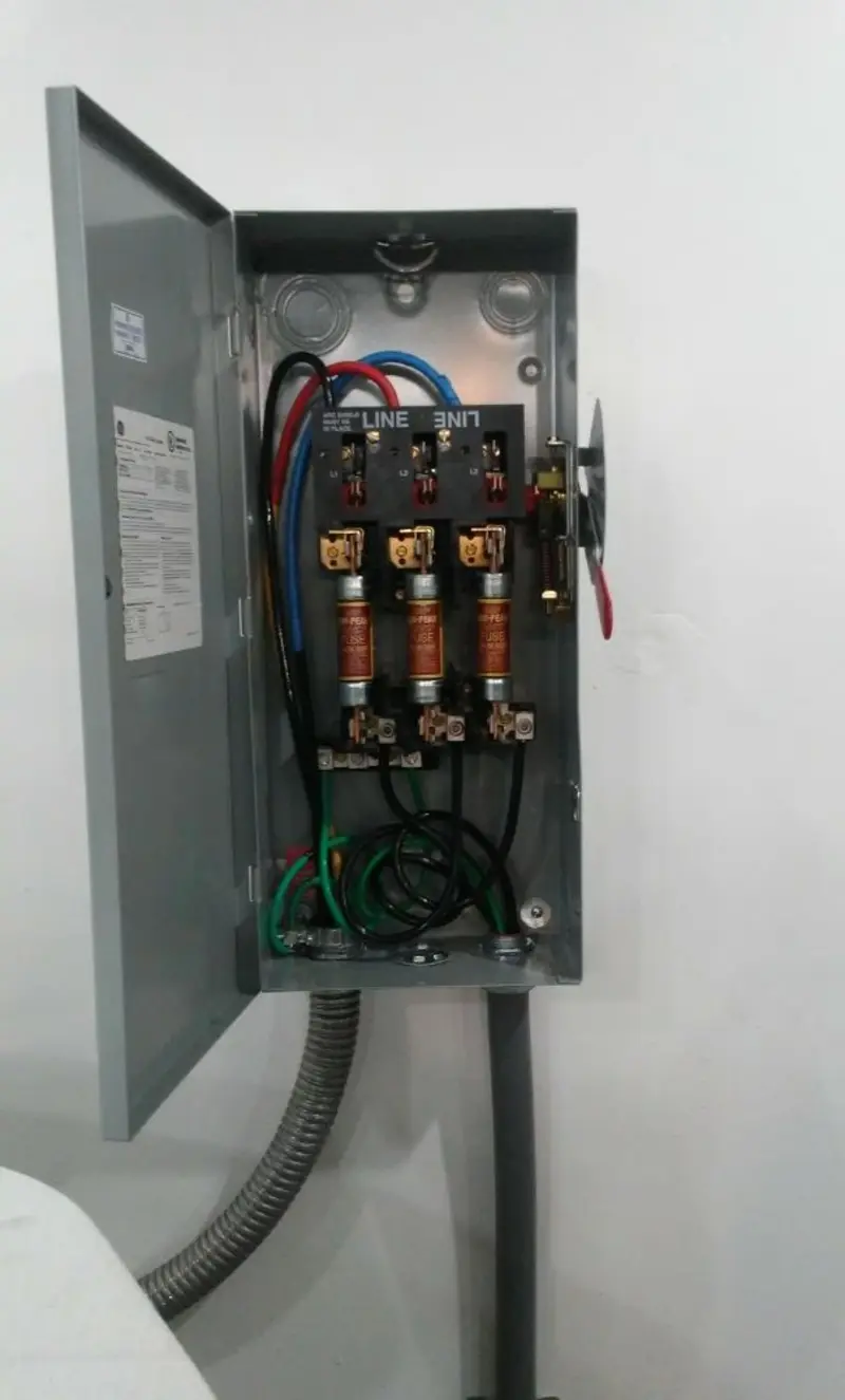 Three-phase disconnect switch installed for Electrical Wiring & Rewiring in Panama City